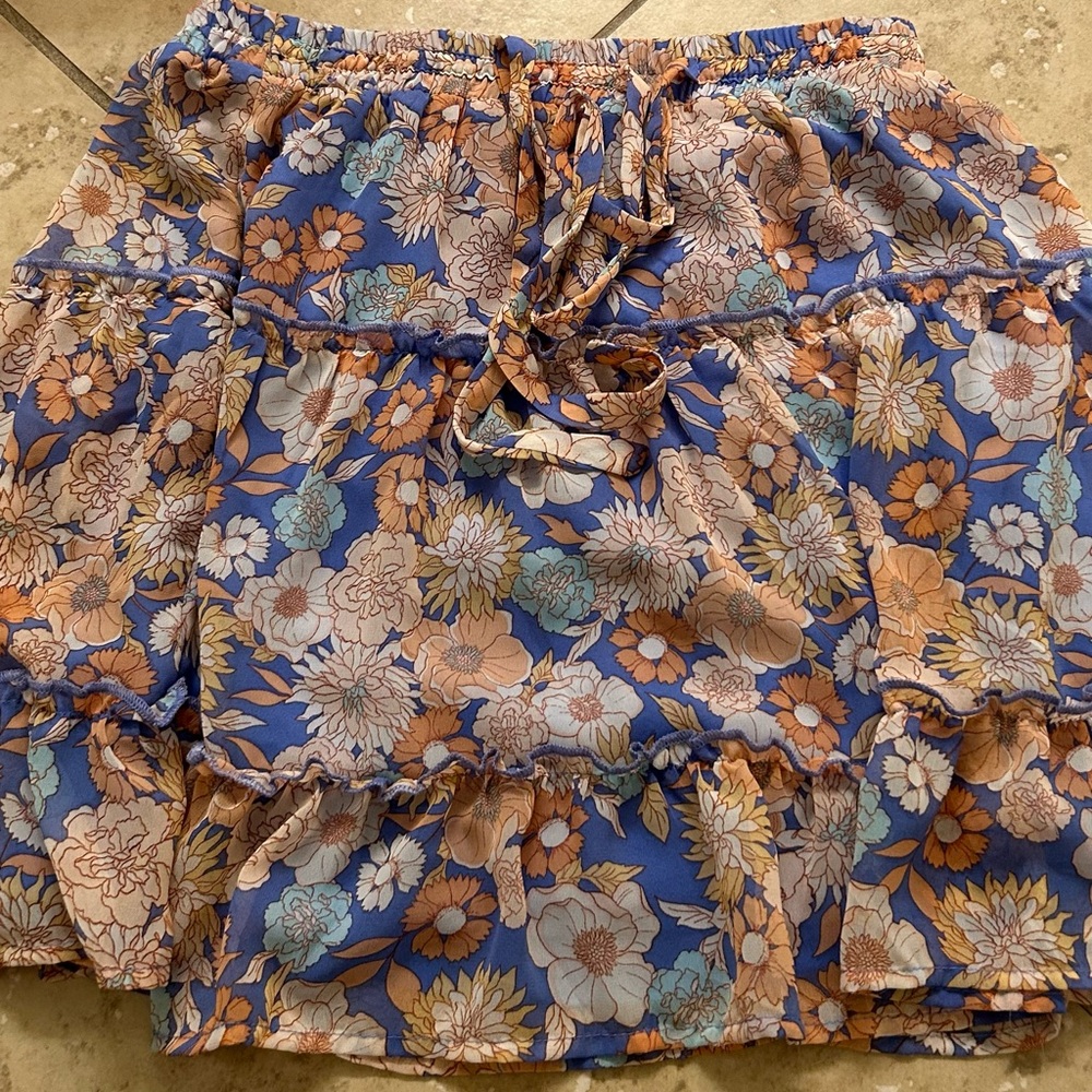 Perfect summer/ spring skirt. Blue sienna sky skirt with flowers